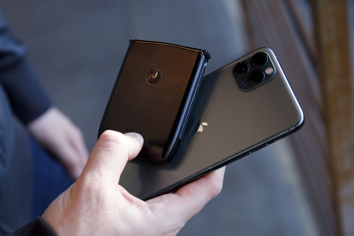 Apple's Great Divide: 2nm A20 Silicon, Local Siri, and App Store Capitulation