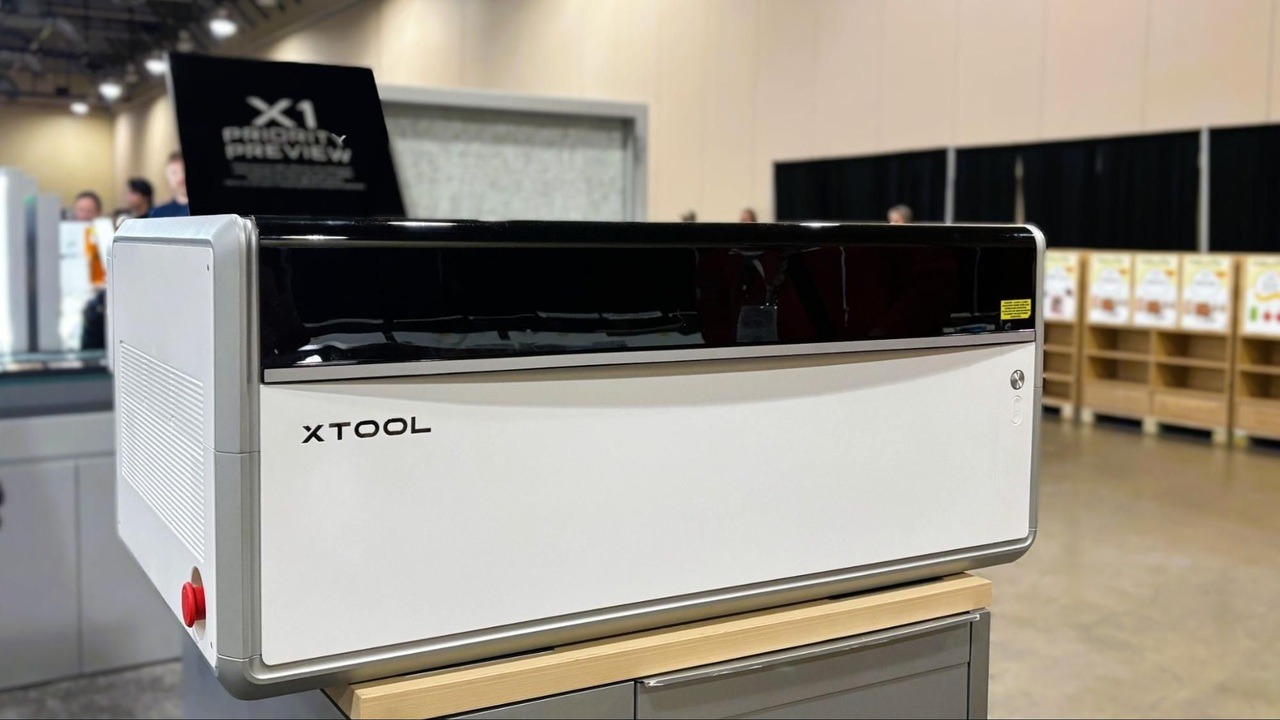 xTool представила модульный станок X1 со сменными головками 5 типов излучателей