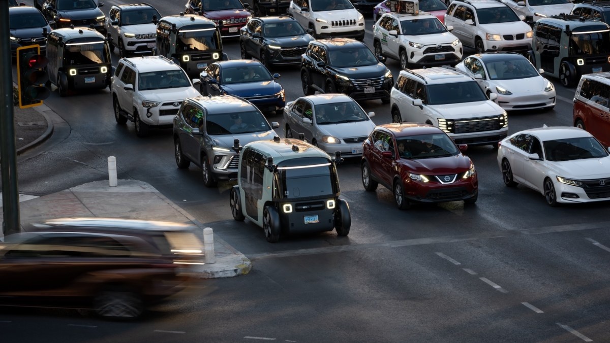 Singapore Proving Ground: Waymo and Zoox Deploy Driverless Fleets